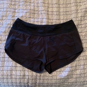 Lululemon women’s Speed Up Short 2.5” Black